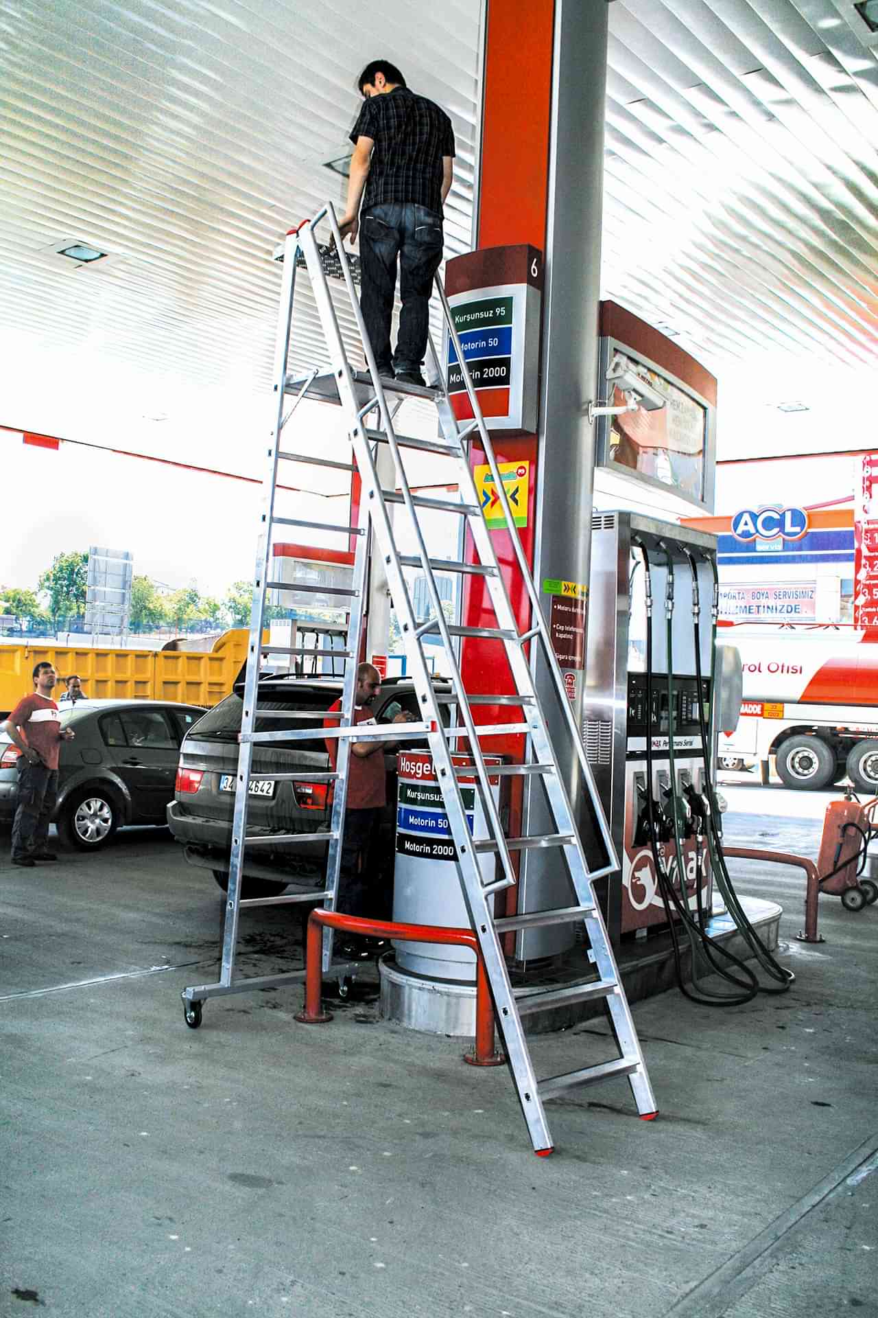 Platformlu Merdivenler